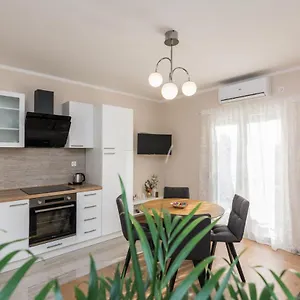 Star - Free Private Parking Appartement Zadar