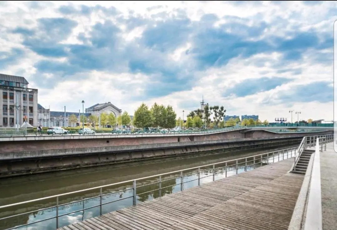 Appartamento Chambre luxueuse proche centre ville et aéroport Montignies-sur-Sambre